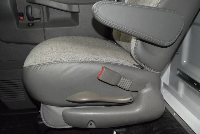 2025 Chevrolet Express Cutaway 3500 Van photo 12