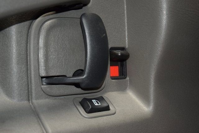 2025 Chevrolet Express Cutaway 3500 Van photo 13