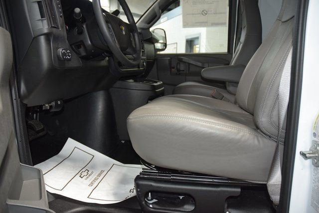 2025 Chevrolet Express Commercial Cutaway 3500 Van 139" - 22917058 - 30
