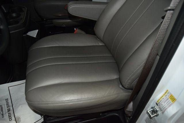 2025 Chevrolet Express Commercial Cutaway 3500 Van 139" - 22920481 - 24
