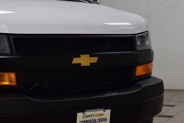 2025 Chevrolet Express Commercial Cutaway 3500 Van 139" - 22920481 - 4