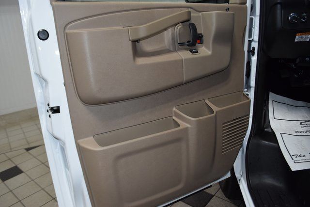 2025 Chevrolet Express Commercial Cutaway 3500 Van 139" - 22995473 - 25