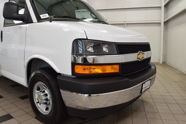 2025 Chevrolet Express Commercial Cutaway 3500 Van 139" - 22995474 - 1