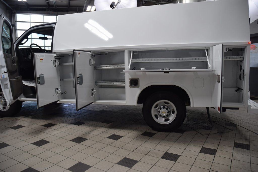 2025 Chevrolet Express Commercial Cutaway 3500 Van 139" - 23012413 - 30