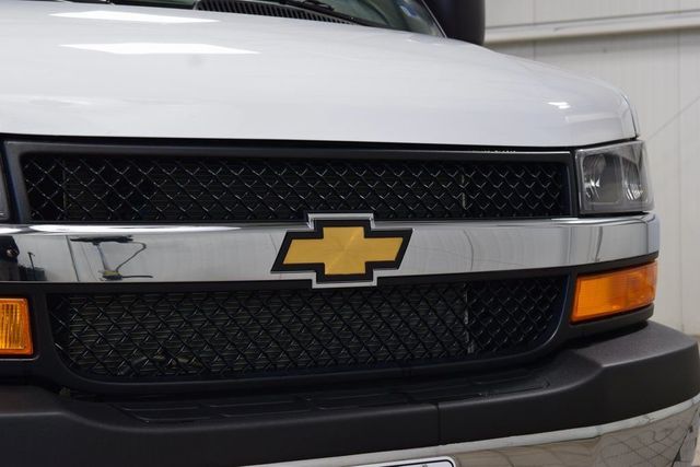 2025 Chevrolet Express Commercial Cutaway 3500 Van 139" - 23012413 - 4