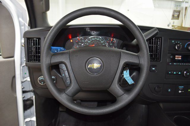 2025 Chevrolet Express Commercial Cutaway 3500 Van 139" - 23044785 - 22