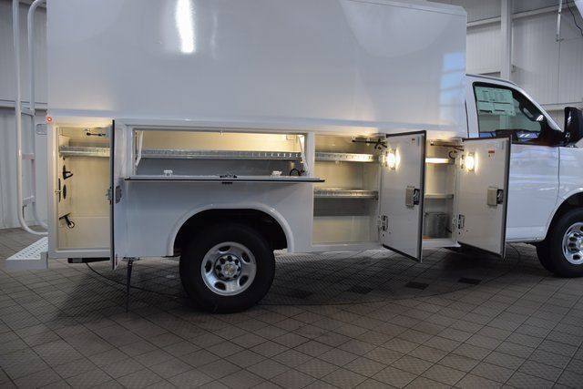 2025 Chevrolet Express Commercial Cutaway 3500 Van 139" - 23044788 - 30