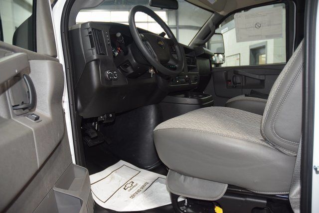 2025 Chevrolet Express Commercial Cutaway 3500 Van 139" - 23044792 - 27
