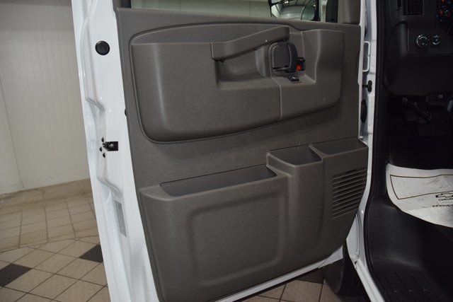2025 Chevrolet Express Commercial Cutaway 3500 Van 139" - 23044792 - 28