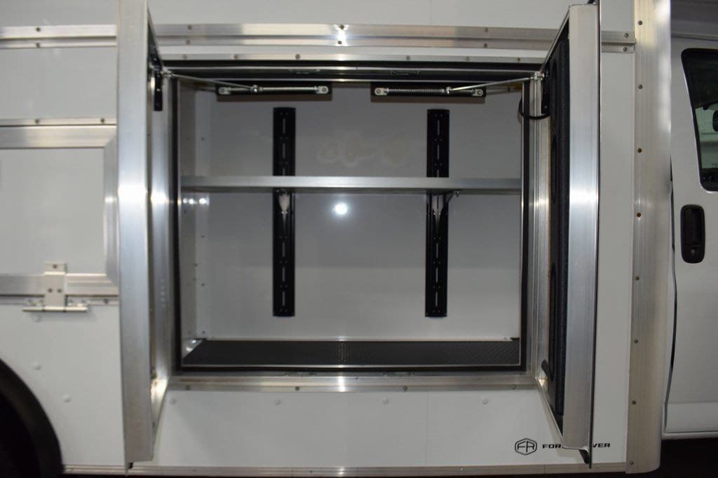 2025 Chevrolet Express Commercial Cutaway 3500 Van 159" - 22963257 - 17