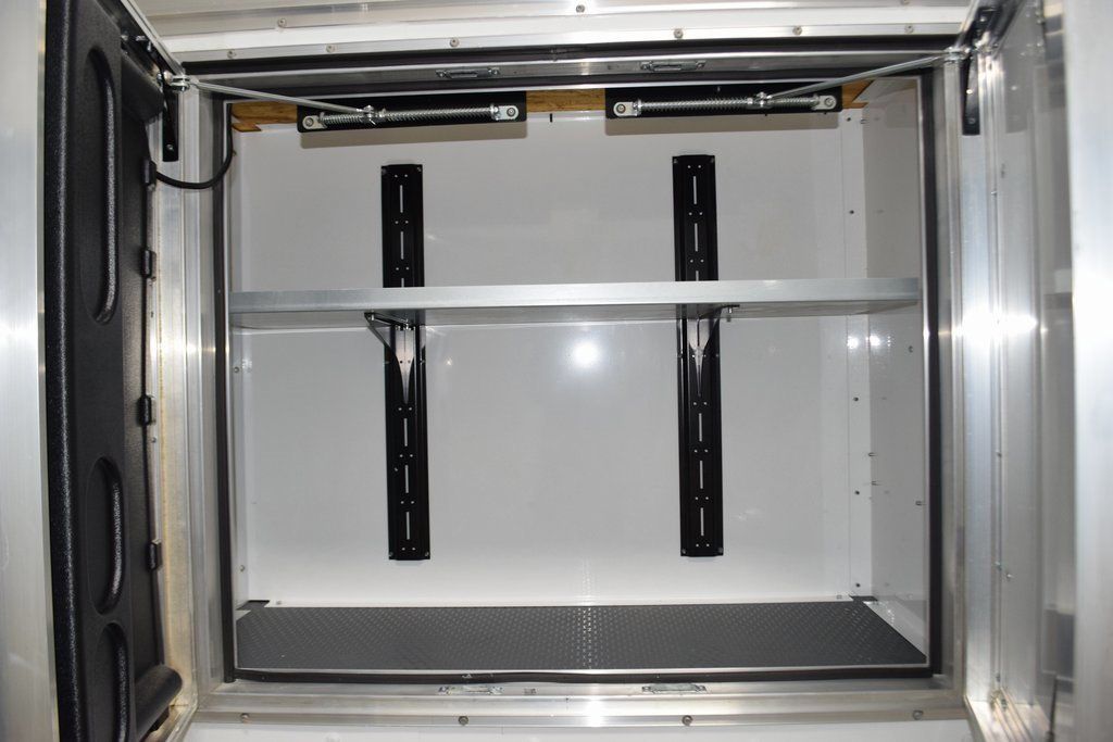 2025 Chevrolet Express Commercial Cutaway 3500 Van 159" - 22963257 - 32