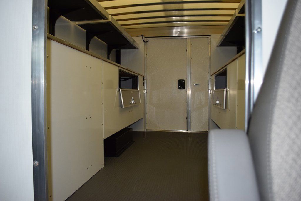 2025 Chevrolet Express Commercial Cutaway 3500 Van 159" - 22963257 - 40