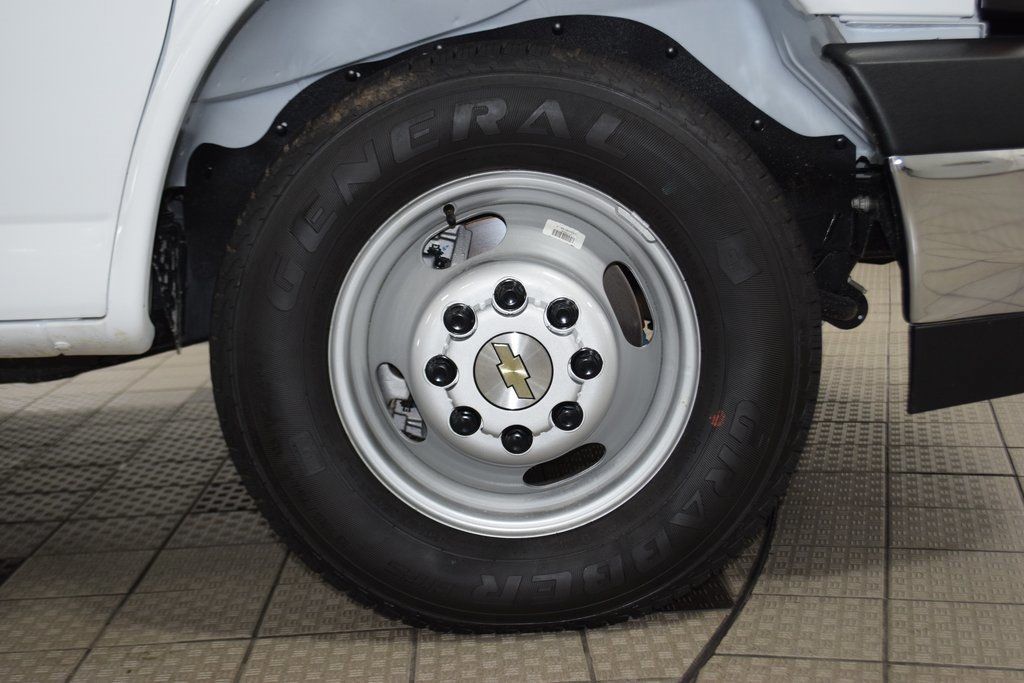 2025 Chevrolet Express Commercial Cutaway 3500 Van 159" - 22995472 - 12