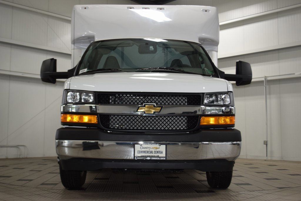 2025 Chevrolet Express Commercial Cutaway 3500 Van 159" - 22995472 - 1