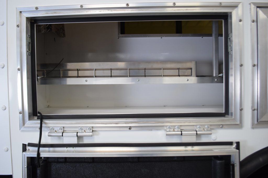 2025 Chevrolet Express Commercial Cutaway 3500 Van 159" - 22995472 - 21