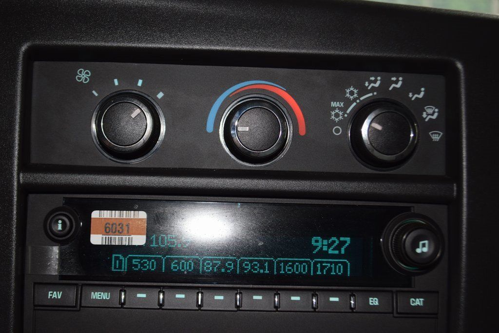 2025 Chevrolet Express Commercial Cutaway 3500 Van 159" - 22995472 - 35