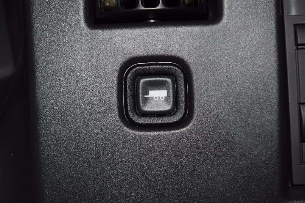 2025 Chevrolet Express Commercial Cutaway 3500 Van 159" - 22995472 - 36