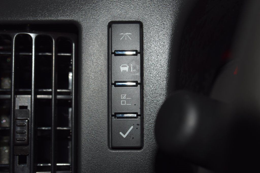 2025 Chevrolet Express Commercial Cutaway 3500 Van 159" - 22995472 - 38