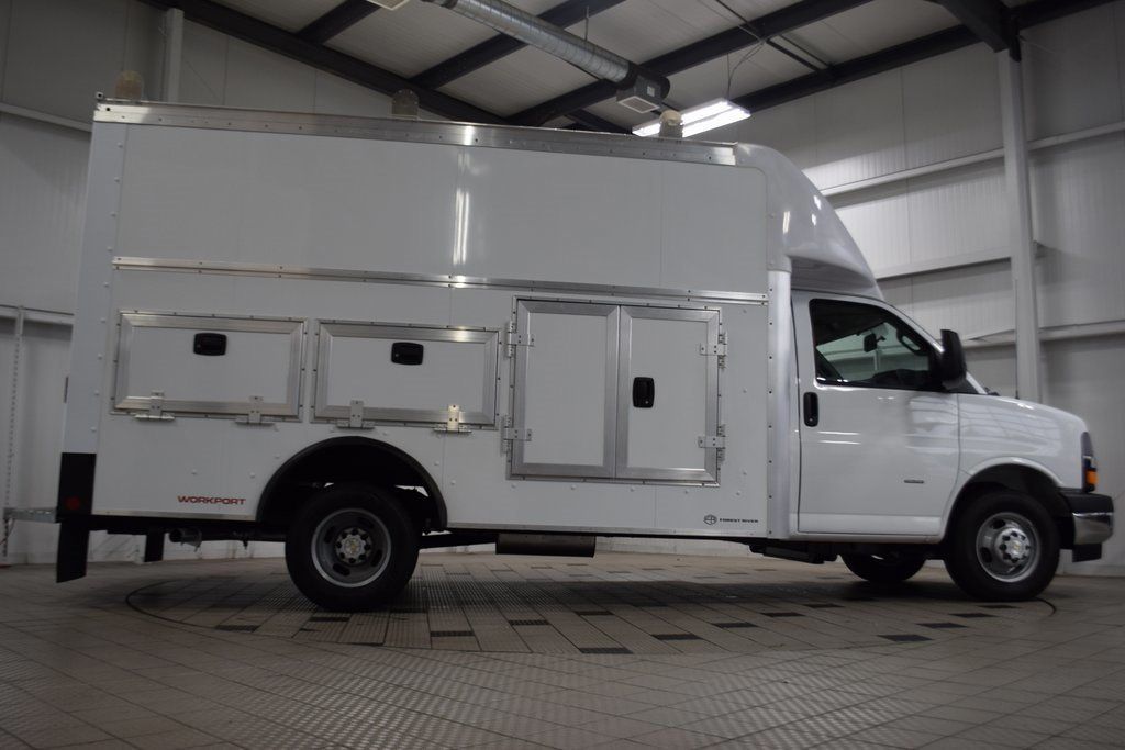 2025 Chevrolet Express Commercial Cutaway 3500 Van 159" - 22995472 - 8