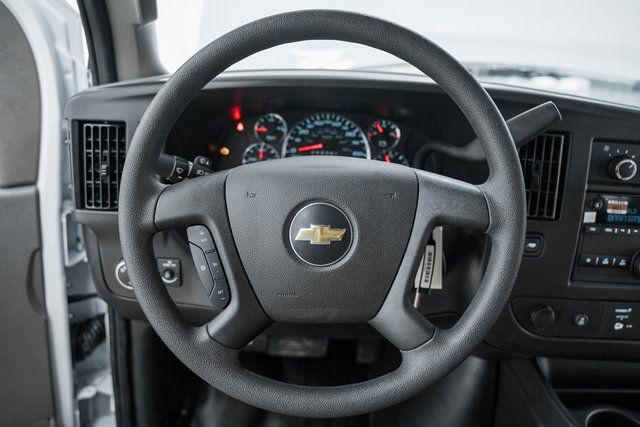 2025 Chevrolet Express Commercial Cutaway 3500 Van 177" - 22868278 - 27
