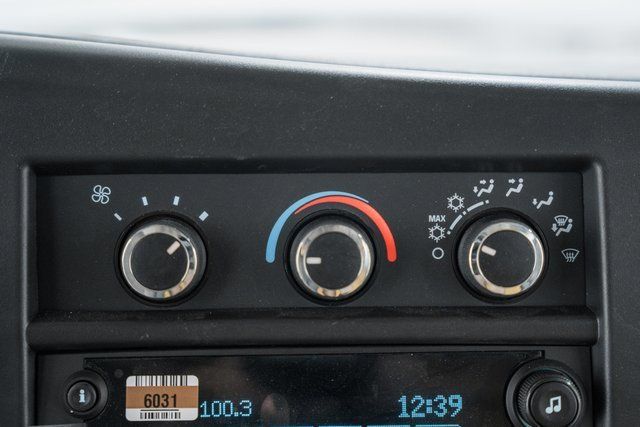 2025 Chevrolet Express Commercial Cutaway 3500 Van 177" - 22995475 - 22