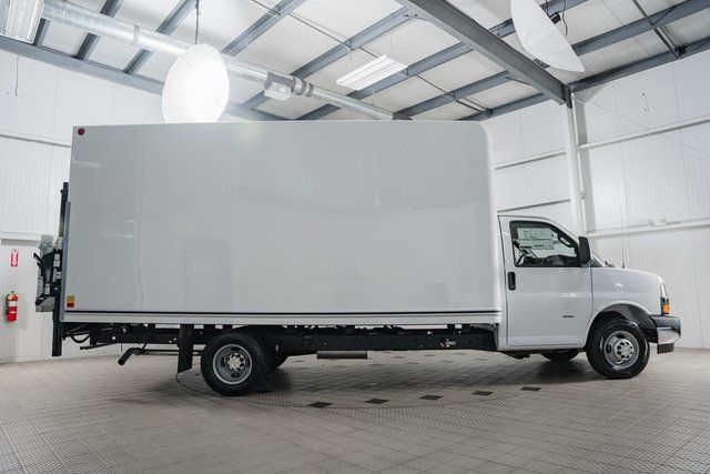 2025 Chevrolet Express Commercial Cutaway 3500 Van 177" - 22995475 - 2