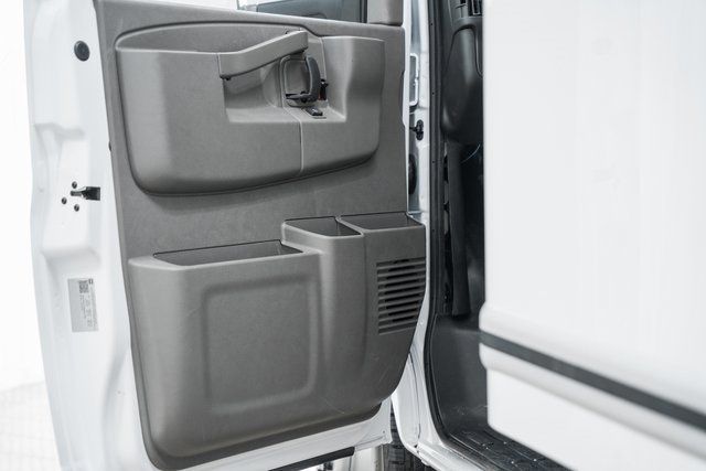 2025 Chevrolet Express Commercial Cutaway 3500 Van 177" - 22995475 - 31