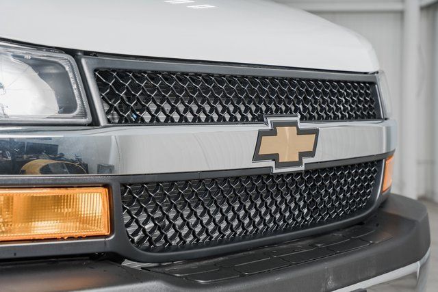 2025 Chevrolet Express Commercial Cutaway 3500 Van 177" - 22995475 - 5