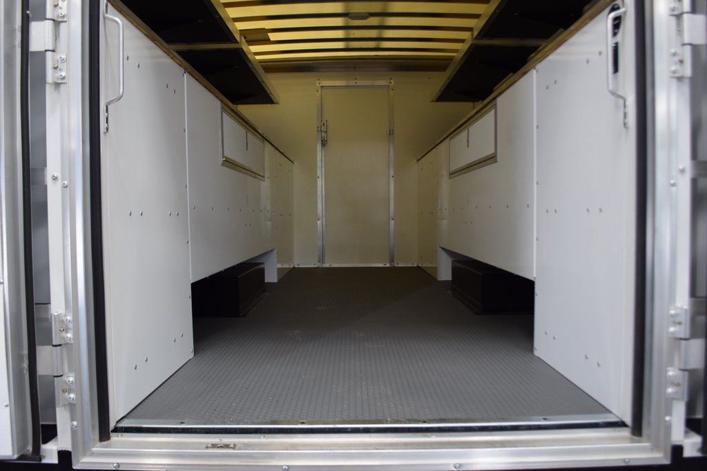 2025 Chevrolet Express Commercial Cutaway 4500 Van 159" - 22854238 - 15