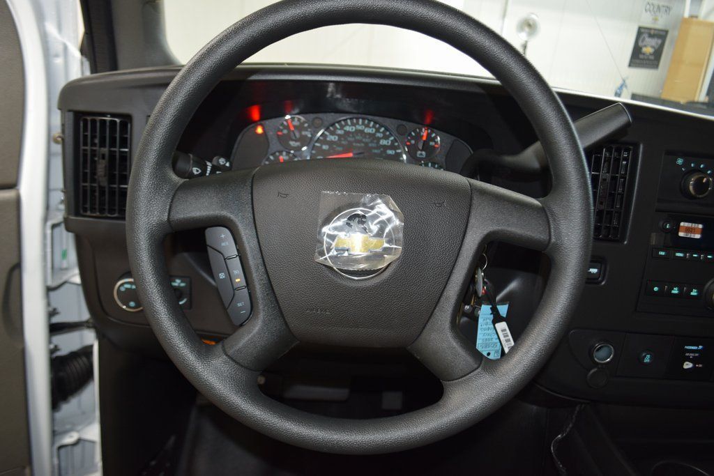 2025 Chevrolet Express Commercial Cutaway 4500 Van 159" - 22854238 - 32