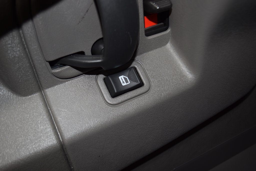 2025 Chevrolet Express Commercial Cutaway 4500 Van 159" - 22854238 - 37