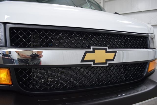 2025 Chevrolet Express Commercial Cutaway 4500 Van 159" - 22854238 - 3