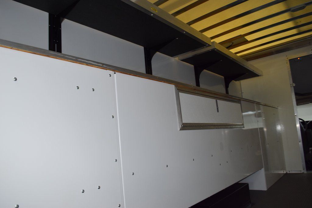 2025 Chevrolet Express Commercial Cutaway 4500 Van 159" - 22854238 - 43