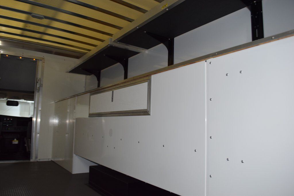 2025 Chevrolet Express Commercial Cutaway 4500 Van 159" - 22854238 - 44