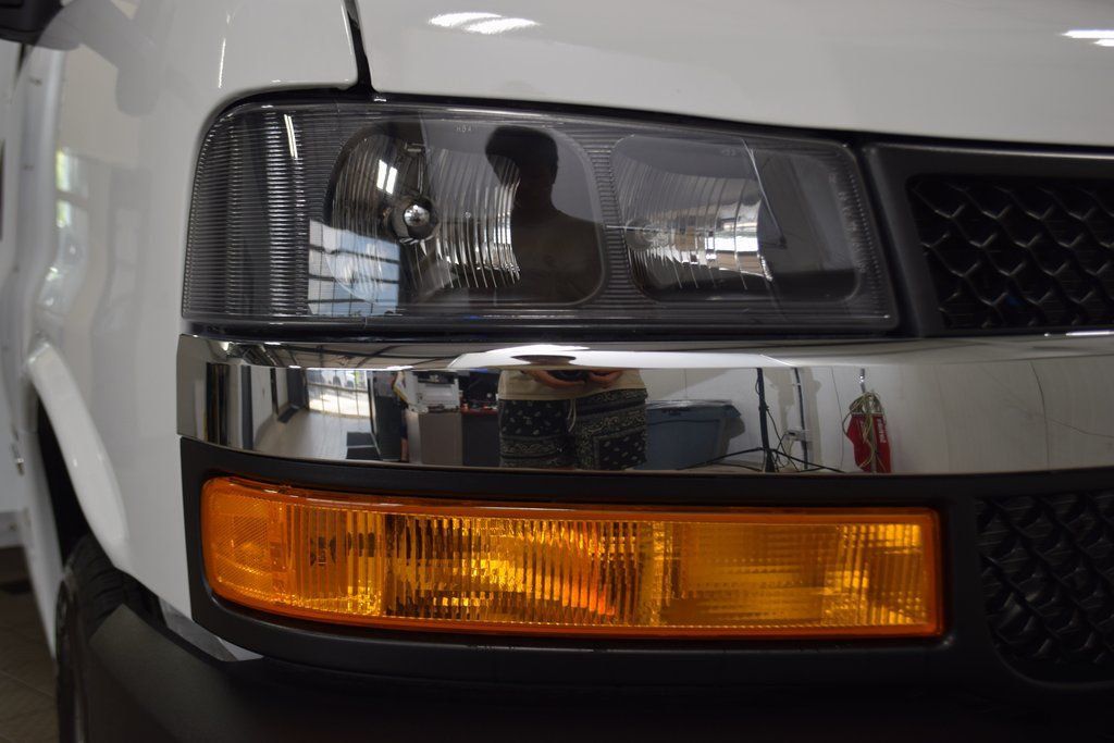 2025 Chevrolet Express Commercial Cutaway 4500 Van 159" - 22854238 - 5