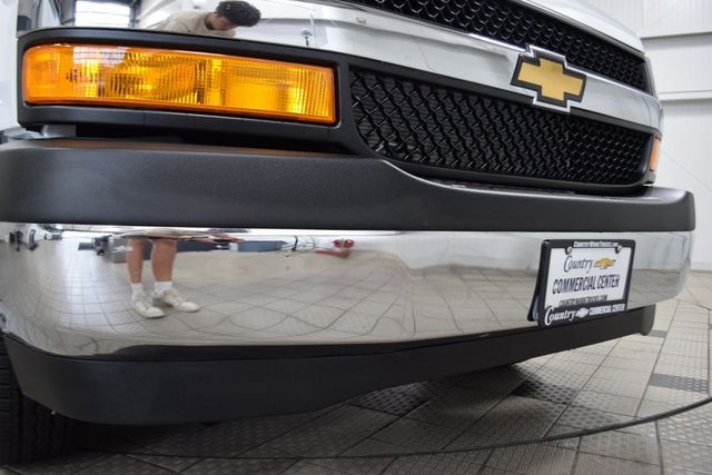 2025 Chevrolet Express Commercial Cutaway 4500 Van 159" - 22854238 - 6