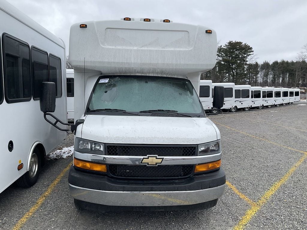 2025 Chevrolet HLE HLE COACH - 21993467 - 0