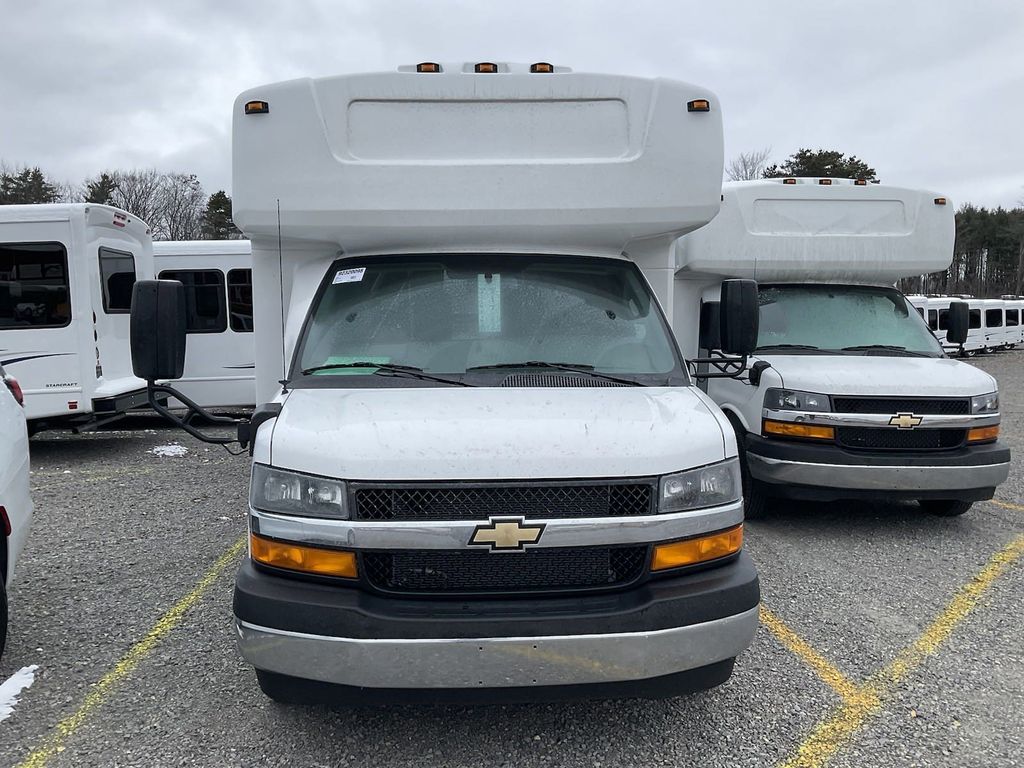 2025 Chevrolet HLE HLE COACH - 21993468 - 0