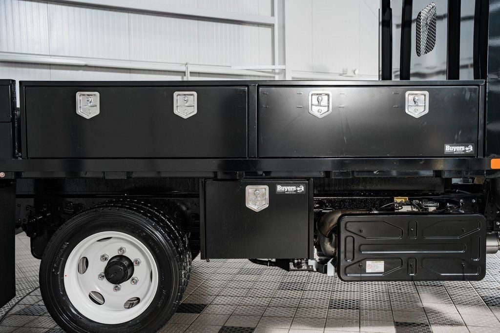 2025 Chevrolet Low Cab Forward 5500 XD  - 22868280 - 17