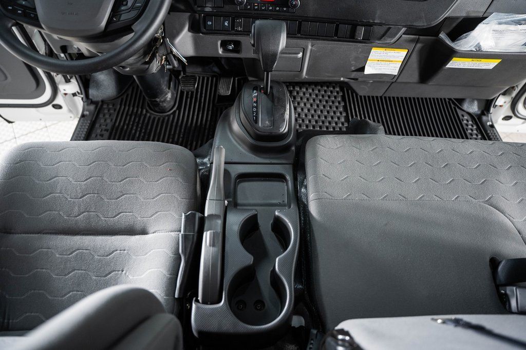 2025 Chevrolet Low Cab Forward 5500 XD  - 22868280 - 31