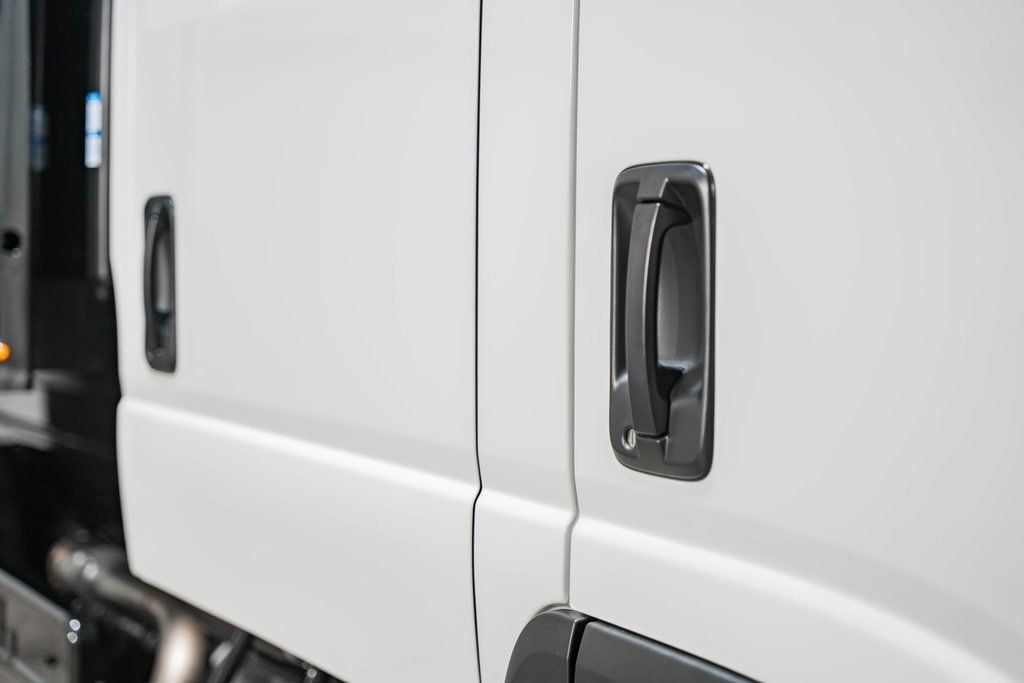 2025 Chevrolet Low Cab Forward 5500 XD  - 22868281 - 15