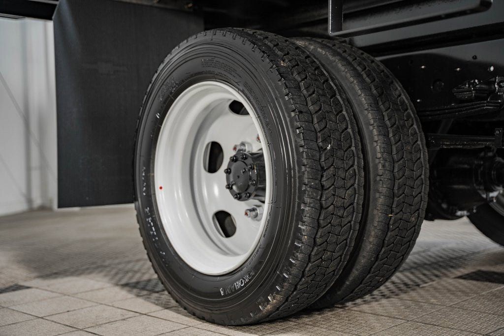 2025 Chevrolet Low Cab Forward 5500 XD  - 22868281 - 19