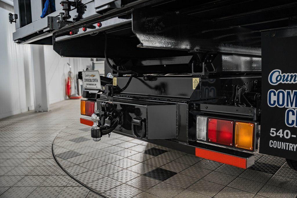 2025 Chevrolet Low Cab Forward 5500 XD  - 22868281 - 21