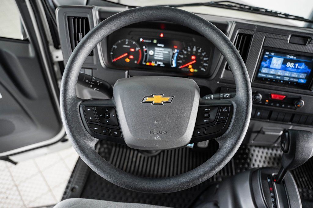 2025 Chevrolet Low Cab Forward 5500 XD  - 22868281 - 30