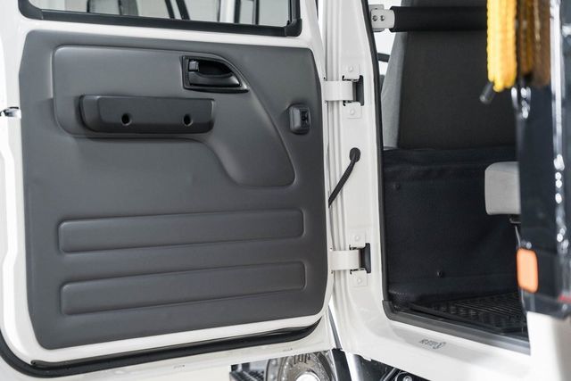 2025 Chevrolet Low Cab Forward 5500 XD  - 22868282 - 32