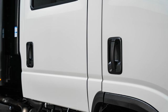 2025 Chevrolet Low Cab Forward 5500 XD  - 22960113 - 13