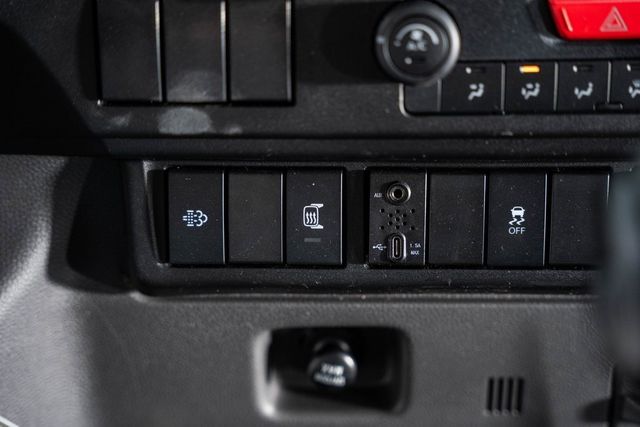 2025 Chevrolet Low Cab Forward 5500 XD  - 22960113 - 26