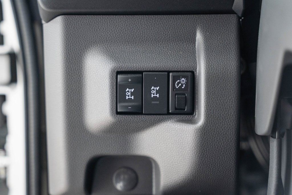 2025 Chevrolet Low Cab Forward 5500 XD  - 22960113 - 38