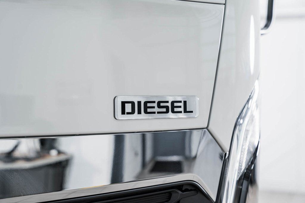 2025 Chevrolet Low Cab Forward 5500 XD  - 22977642 - 10