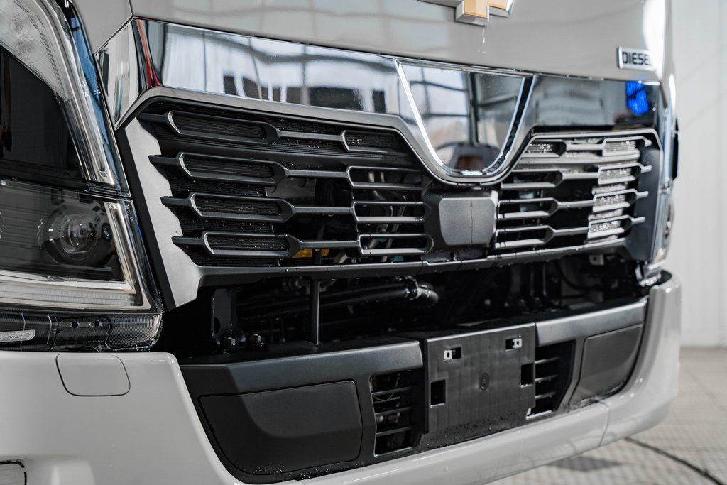 2025 Chevrolet Low Cab Forward 5500 XD  - 22995476 - 9